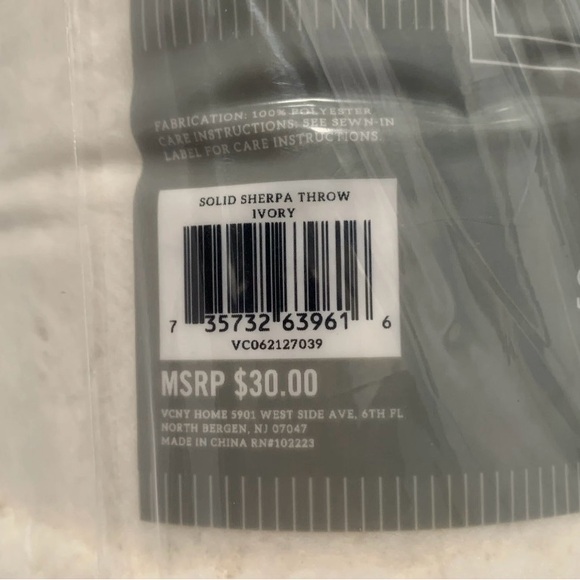 White Sherpa Throw Blanket - Picture 3 of 8